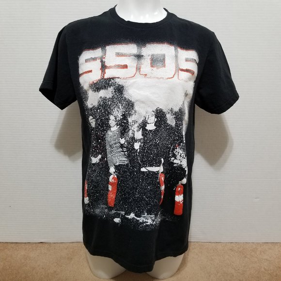 5 Seconds Of Summer shirt Medium 5SOS fire extinguisher photo graphic band merch - Picture 1 of 9